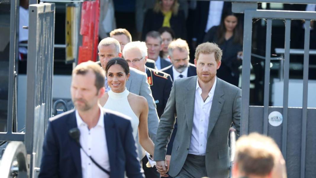 Kraliyet ailesinde yeni bomba! Meghan Markle’nin twerk videosu sızdı, ortalık yine karıştı 25